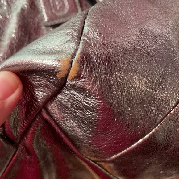 Coach Silver leather Purse 👛. FIRM🔺AS IS🔺 - Picture 4 of 15